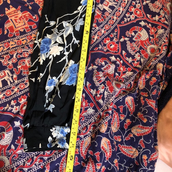 Black deep V floral romper - Picture 6 of 6